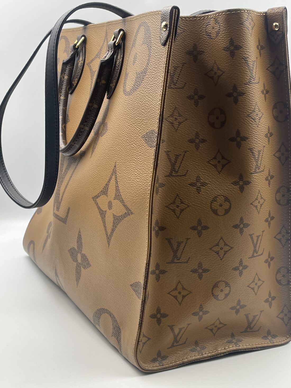 Louis Vuitton On The Go - GM - Image 9