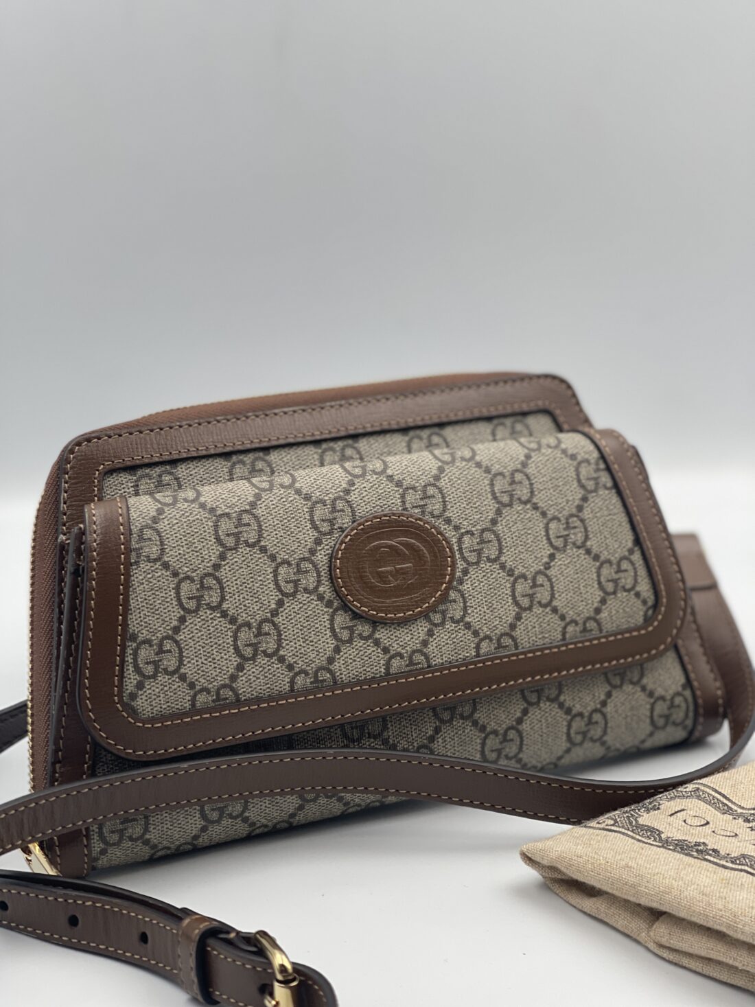 Gucci - GG Supreme Canvas Crossbody Bag - Image 3