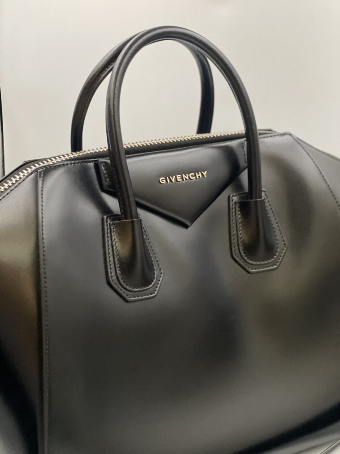 Givenchy - Antigona Leather 2 Way Handbag - Image 3