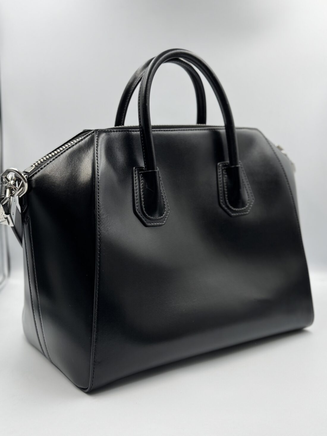 Givenchy - Antigona Leather 2 Way Handbag - Image 3