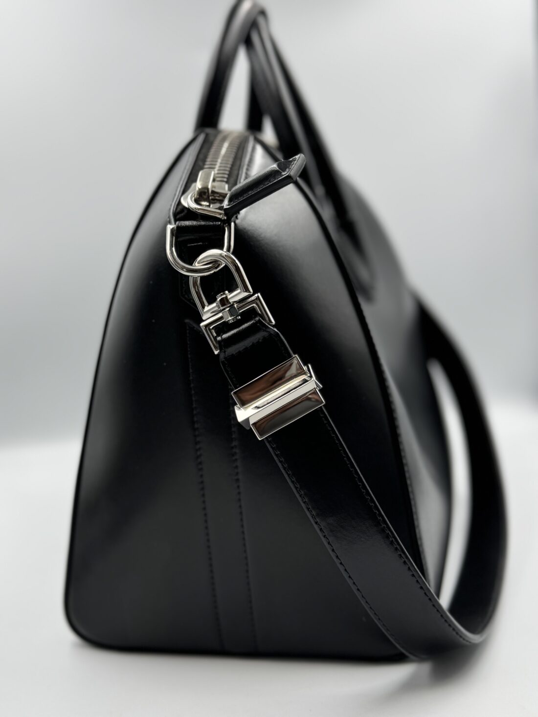 Givenchy - Antigona Leather 2 Way Handbag - Image 5